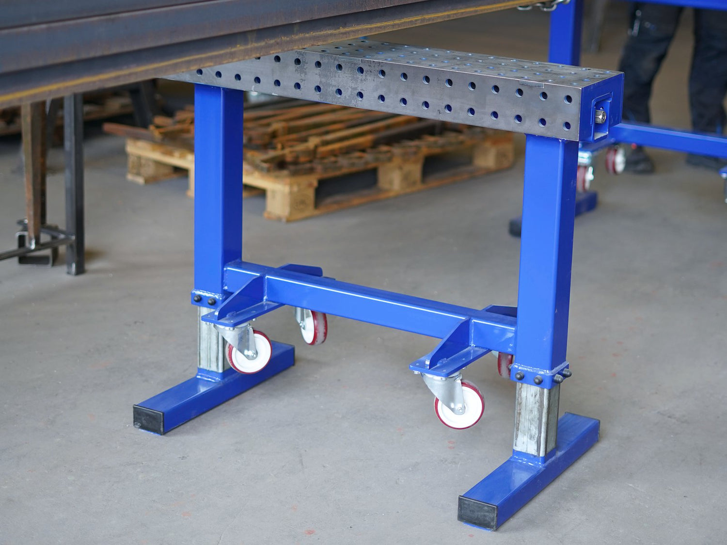 Adjustable heavy duty axle stands with Spindle System
