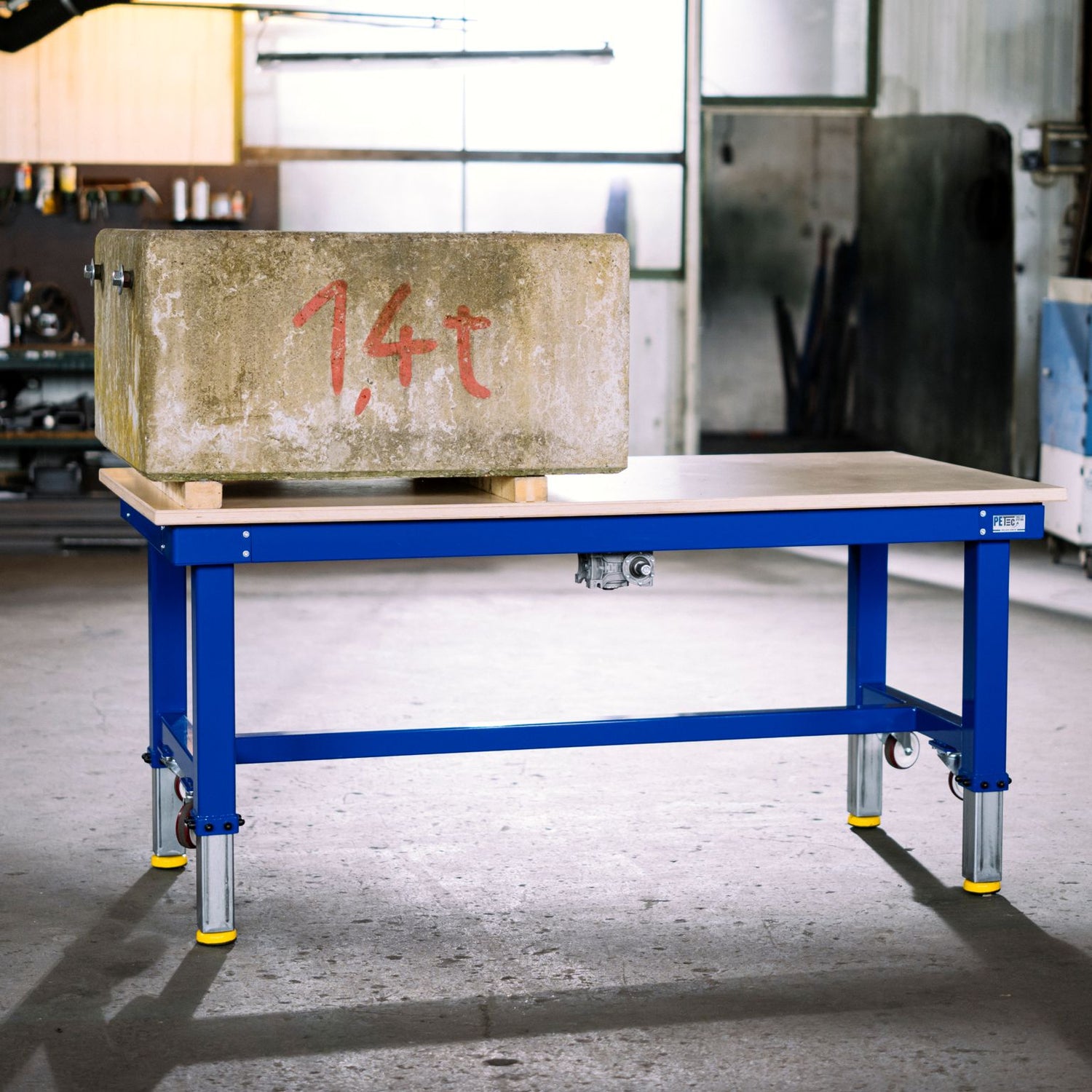 Lift Table / Steel frame / up to 3000 kg / Chain spindle drive