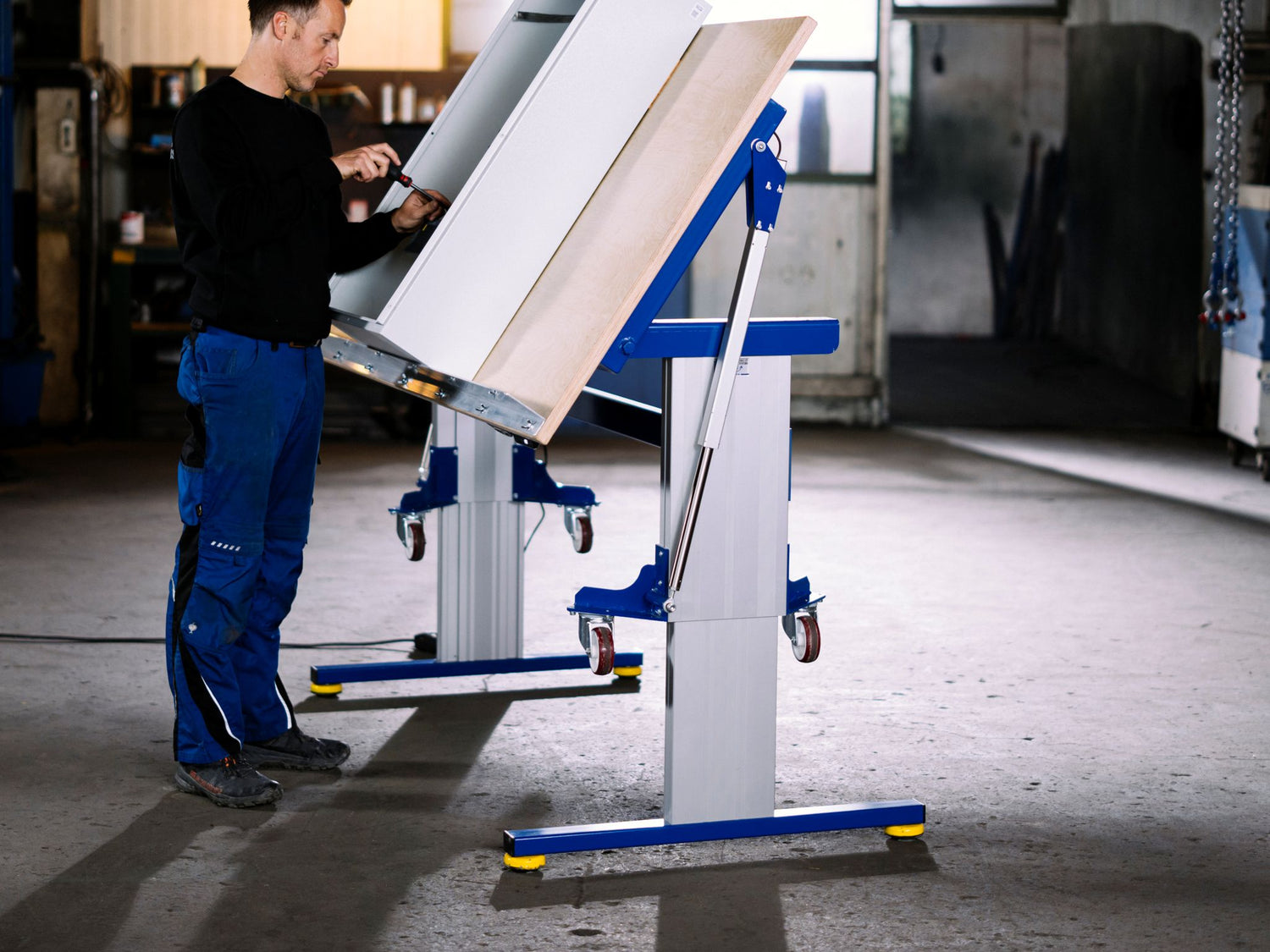 Lift Table / Aluminium frame / up to 1000 kg / Electric spindle drive