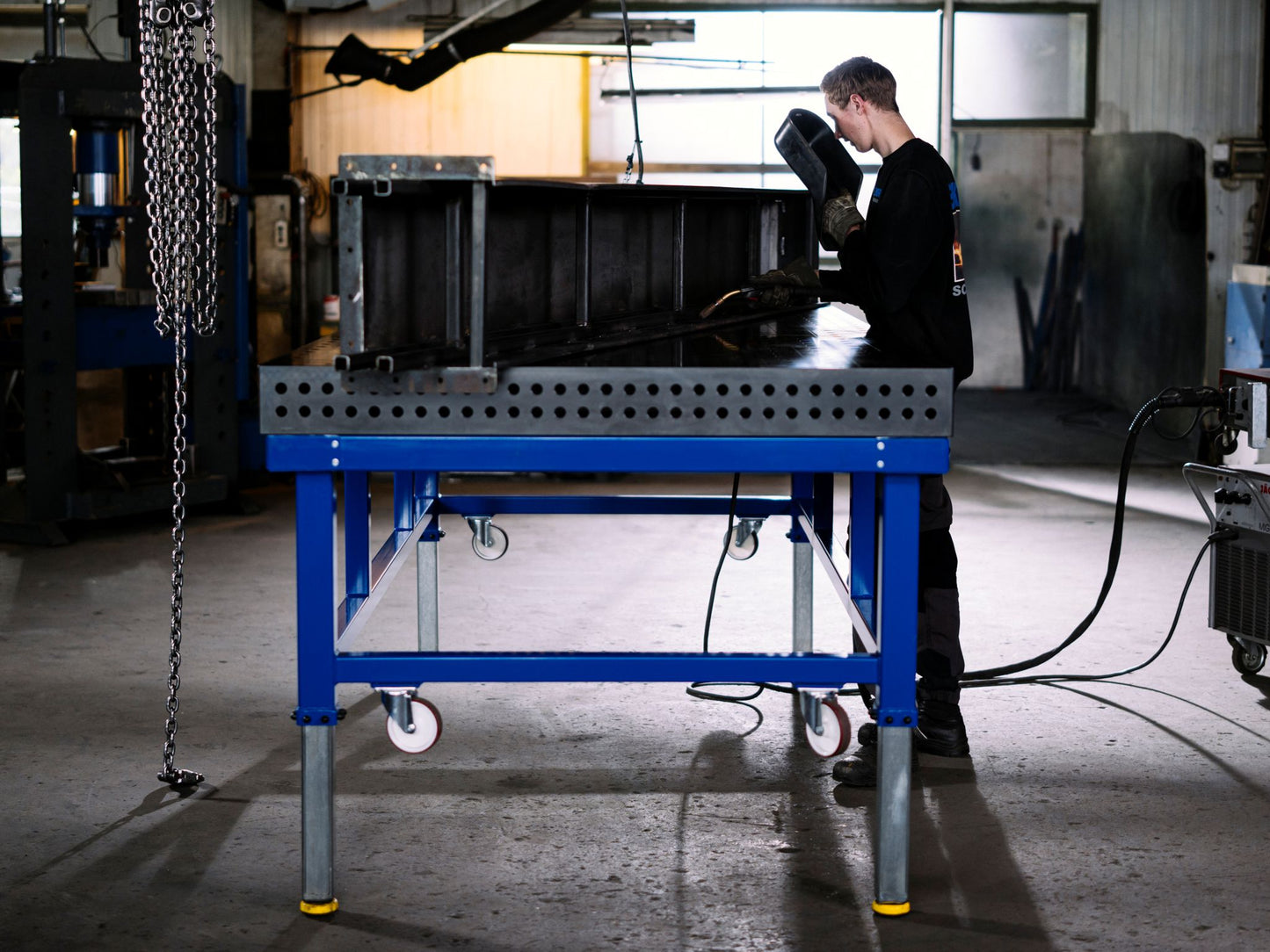 big heigt adjustable welding table with siegmund weld plate high load and casters