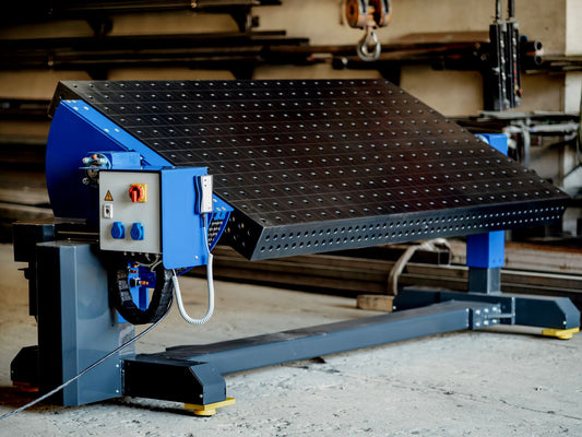 Professional welding table with tilt and height adjust