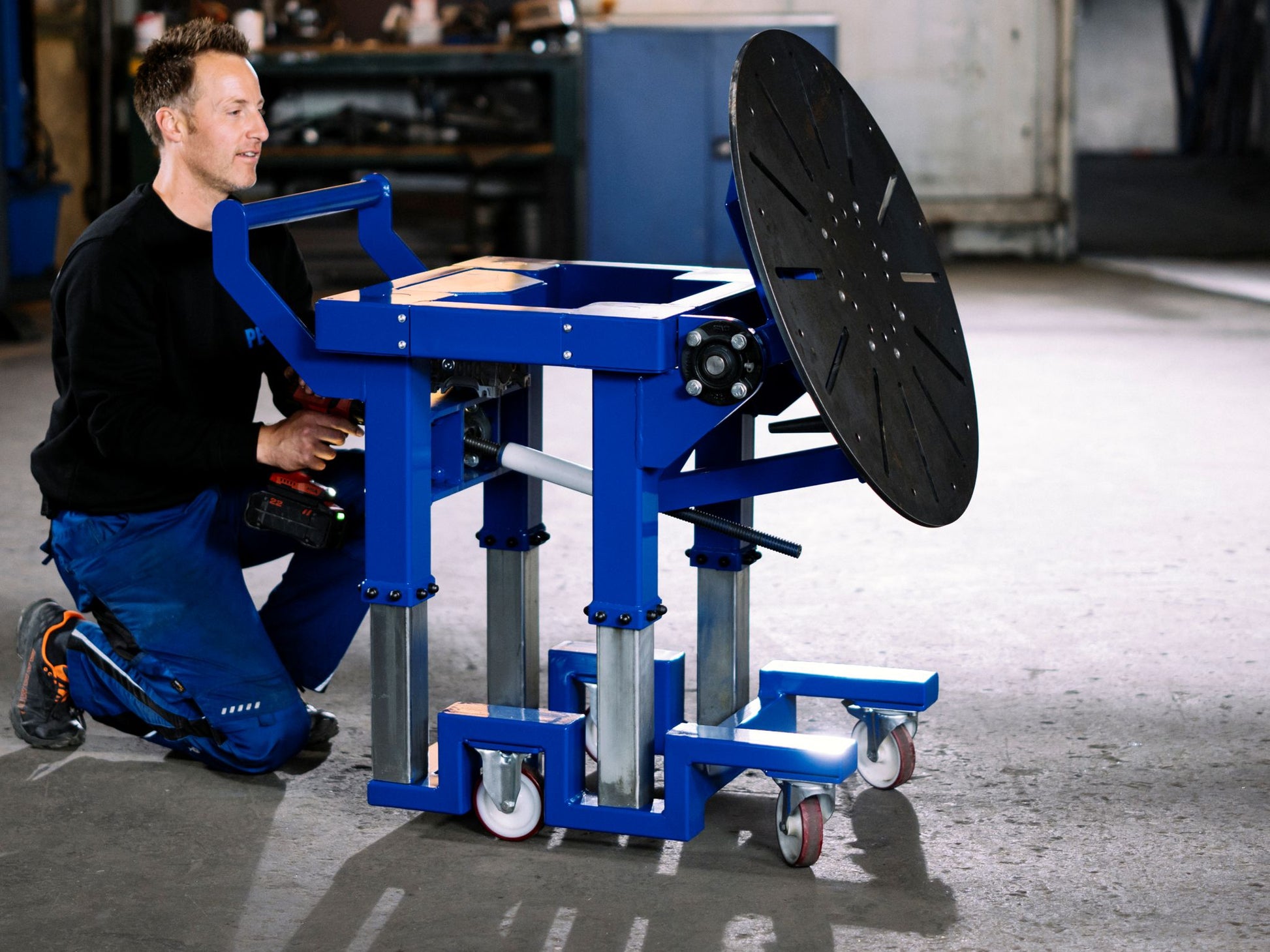 Special welding table with tilt and height adjust and rotating plate